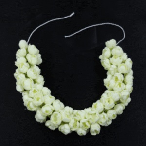 Jasmine Knotted Style